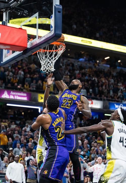 詹姆斯助攻 东契奇三分应声入网 詹姆斯助攻 东契奇三分应声入网